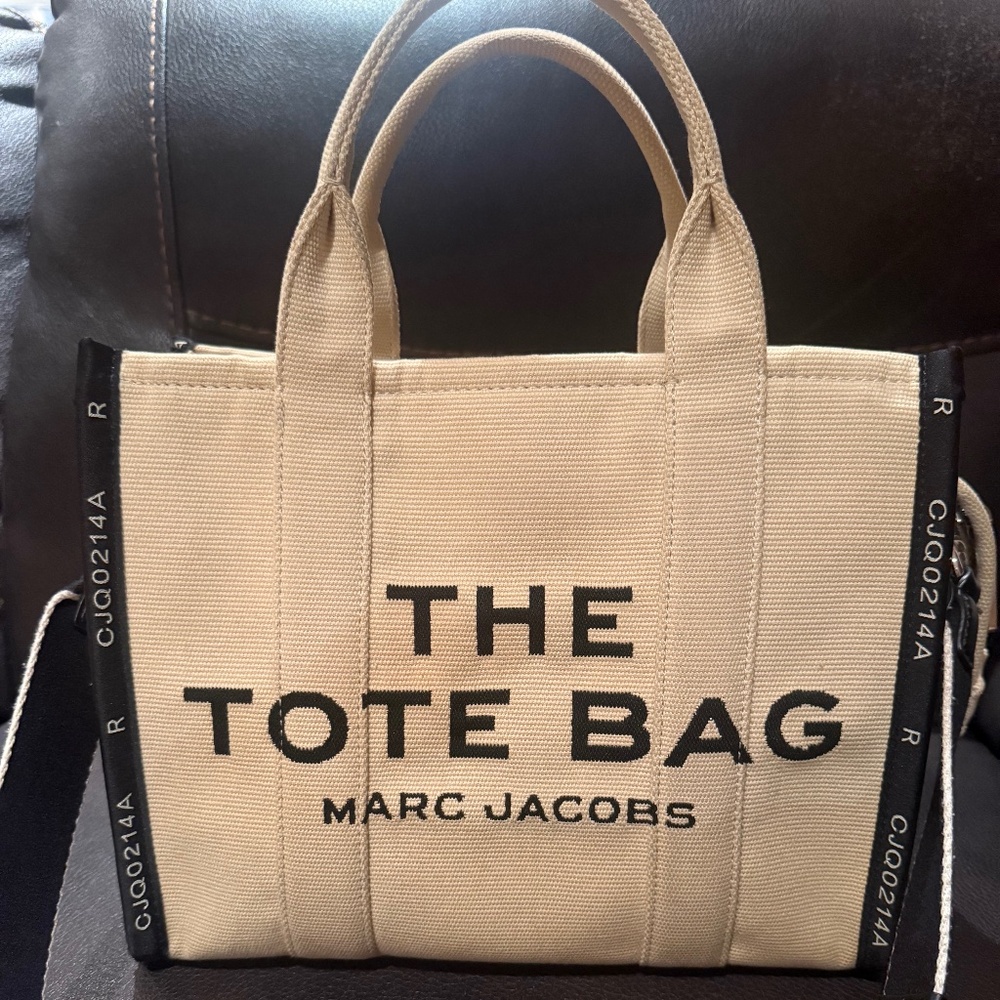 Marc Jacobs tote bag with strap